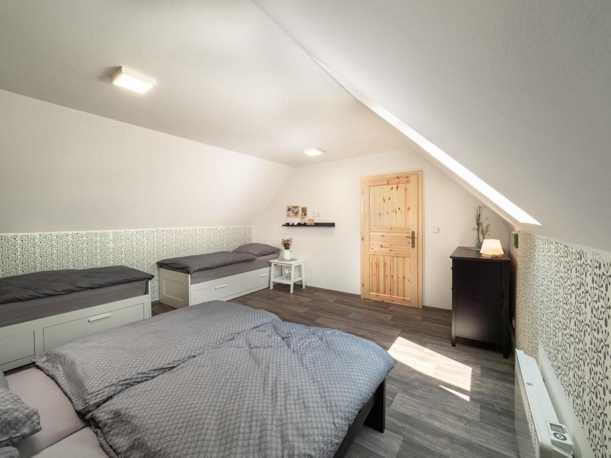 Penzion Andel Šatov Exteriör bild